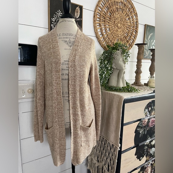 torrid Sweaters - Torrid Tan & Beige Sweater Cardigan With Pockets Size 1 (14)